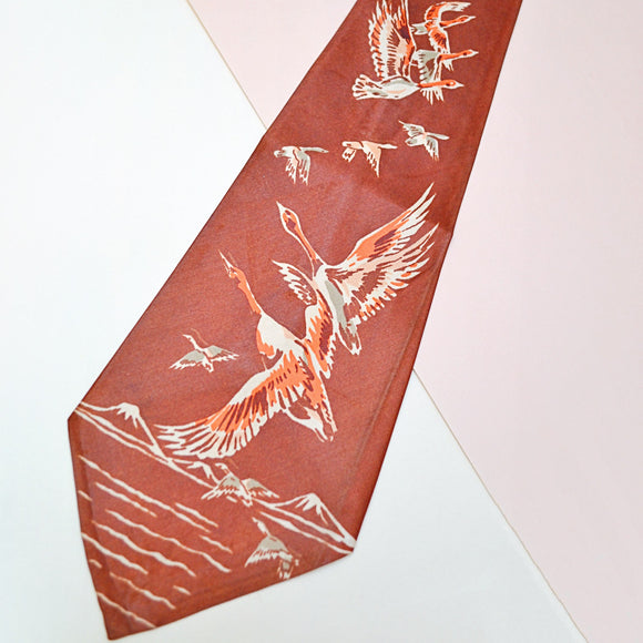 1940s Flying geese satin tie