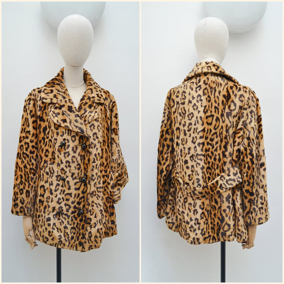 1970s Velveteen leopard print coat - Large