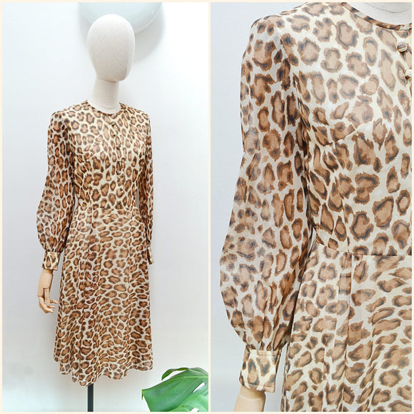 1970s Leopard print crepe chiffon dress - Small