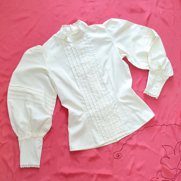The Governess blouse in crisp cotton